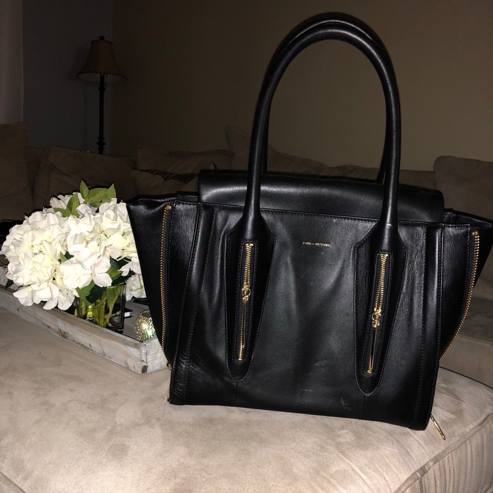 Pour La Victoire black leather bag